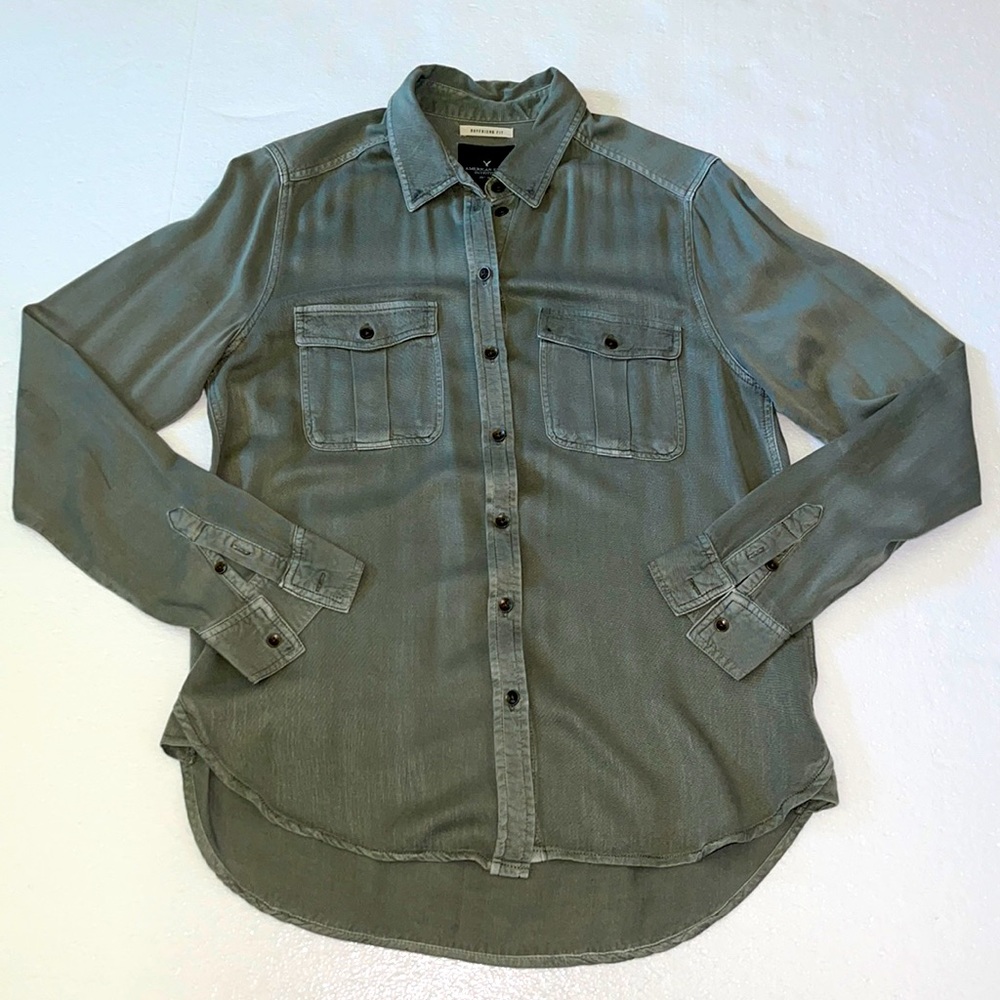 American Eagle Boyfriend Fit button down shirt